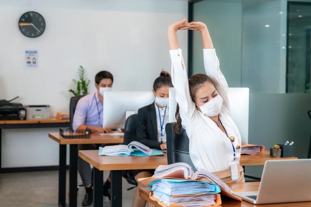 新常態下工作：企得正、坐得正